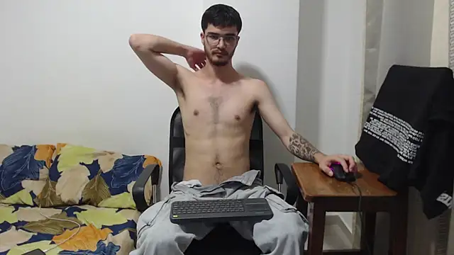 Snapshot of Aleex_Miller chatting on October 29, 12:24 am Aleex Miller online show from October 29, 12:24 am