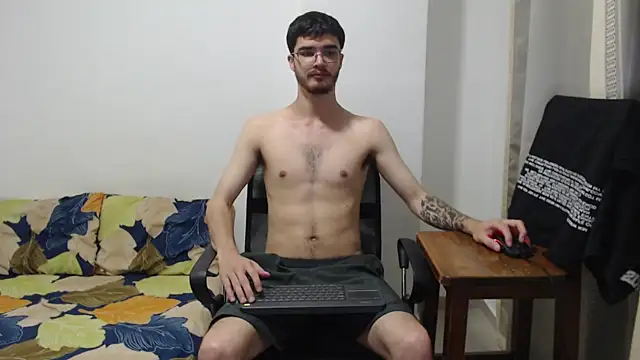 Snapshot of Aleex_Miller chatting on November 1, 2:13 am Aleex Miller online show from November 1, 2:13 am