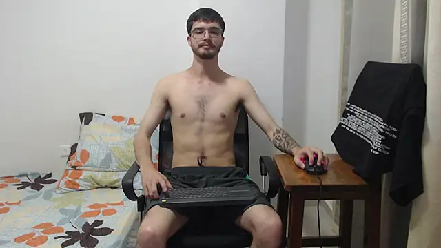 Snapshot of Aleex_Miller chatting on November 2, 10:45 pm Aleex Miller online show from November 2, 10:45 pm