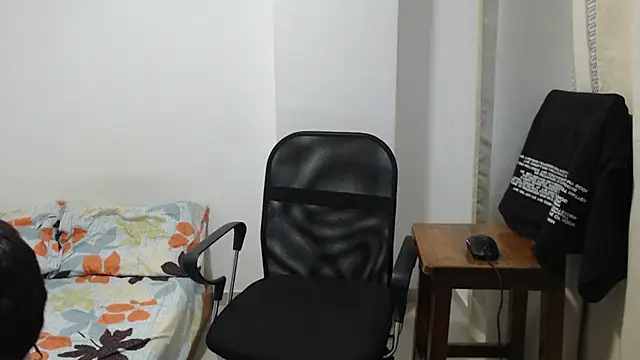 Snapshot of Aleex_Miller chatting on November 5, 3:50 am Aleex Miller online show from November 5, 3:50 am