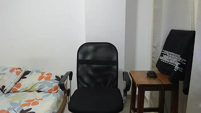 Snapshot of Aleex_Miller chatting on November 7, 4:12 am Aleex Miller online show from November 7, 4:12 am