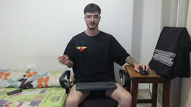 Snapshot of Aleex_Miller chatting on November 18, 10:31 am Aleex Miller online show from November 18, 10:31 am