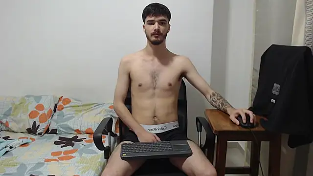 Snapshot of Aleex_Miller chatting on November 28, 3:31 am Aleex Miller online show from November 28, 3:31 am