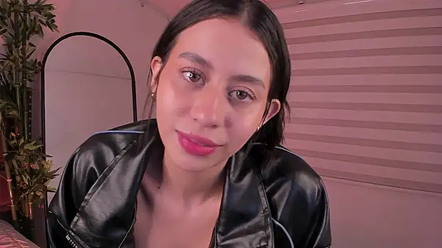 hannah brady online show from February 20, 1:14 am