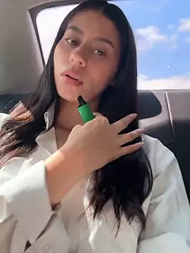 hannah brady online show from March 3, 2:59 pm