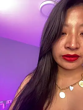 hannah howeell   online show from February 17, 10:07 am