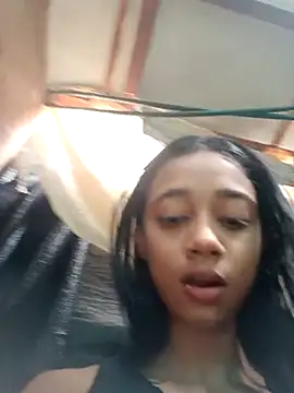 Zoe Sweett18 online show from March 6, 12:30 pm