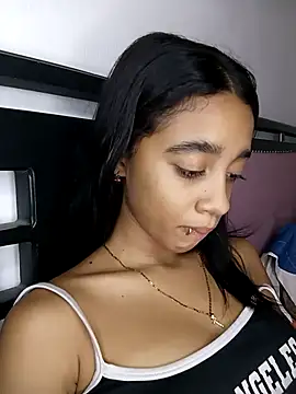 Zoe Sweett18 online show from March 5, 6:37 pm