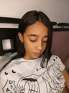 Snapshot of Zoe_Sweett18 chatting on June 2, 6:32 pm Zoe Sweett18 online show from June 2, 6:32 pm