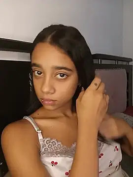 Snapshot of Zoe_Sweett18 chatting on June 11, 6:17 pm Zoe Sweett18 online show from June 11, 6:17 pm