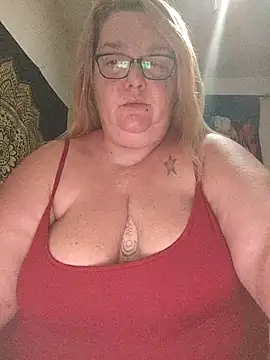 diosacurvy1984 online show from November 15, 6:15 pm