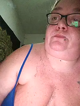 diosacurvy1984 online show from February 14, 11:23 pm