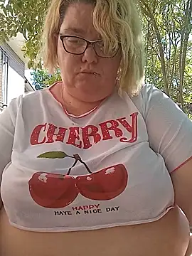 Snapshot of diosacurvy1984 chatting on June 10, 8:46 am diosacurvy1984 online show from June 10, 8:46 am