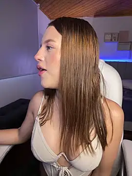 Snapshot of Sofia18_pinkk chatting on September 10, 9:59 pm Sofia18 pinkk online show from September 10, 9:59 pm