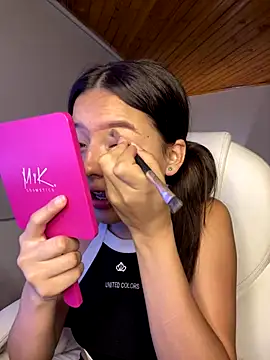 Snapshot of Sofia18_pinkk chatting on November 29, 10:35 pm Sofia18 pinkk online show from November 29, 10:35 pm