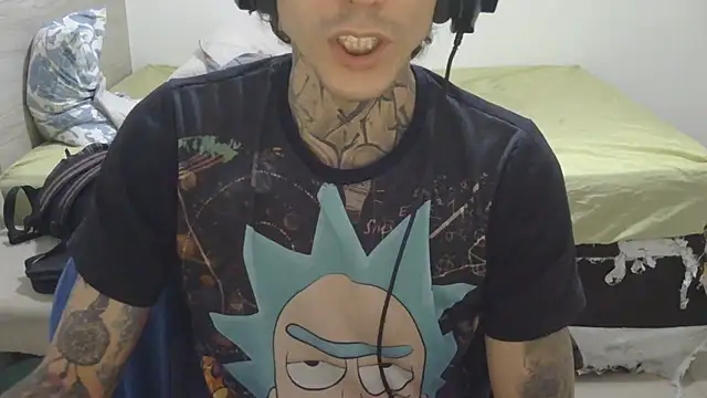 Snapshot of smokingink chatting on July 2, 10:49 pm smokingink online show from July 2, 10:49 pm