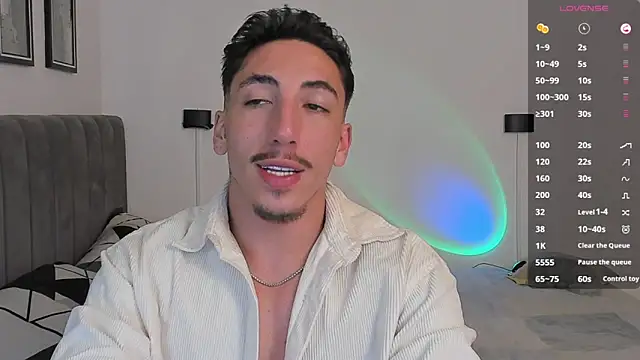 Snapshot of dylanspencer28 chatting on February 8, 8:42 am dylanspencer28 online show from February 8, 8:42 am