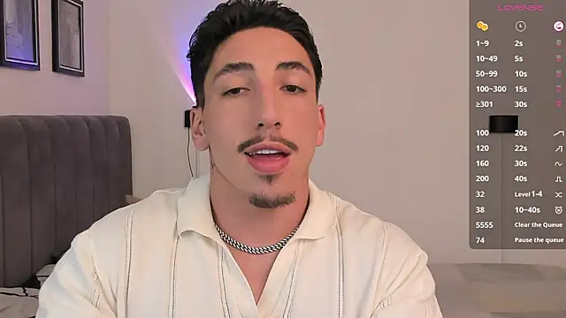 Snapshot of dylanspencer28 chatting on February 22, 7:03 pm dylanspencer28 online show from February 22, 7:03 pm