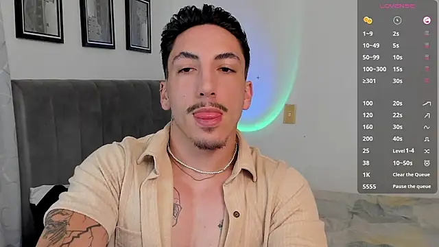 Snapshot of dylanspencer28 chatting on March 3, 7:39 pm dylanspencer28 online show from March 3, 7:39 pm