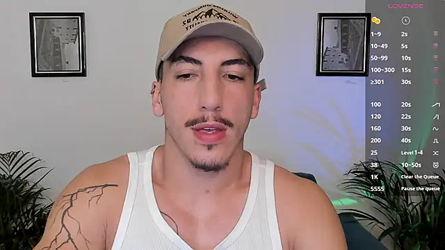 Snapshot of dylanspencer28 chatting on March 17, 11:21 pm dylanspencer28 online show from March 17, 11:21 pm