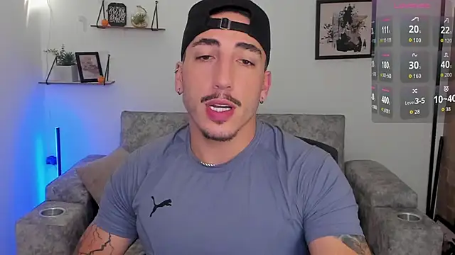 Snapshot of dylanspencer28 chatting on October 26, 12:05 am dylanspencer28 online show from October 26, 12:05 am