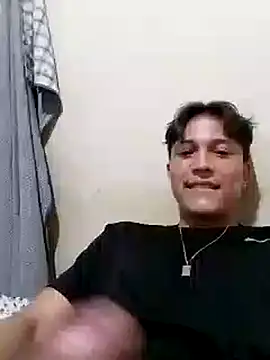 Snapshot of lukteu chatting on February 20, 7:41 pm lukteu online show from February 20, 7:41 pm