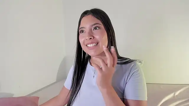 Sol angel  online show from March 6, 5:00 pm