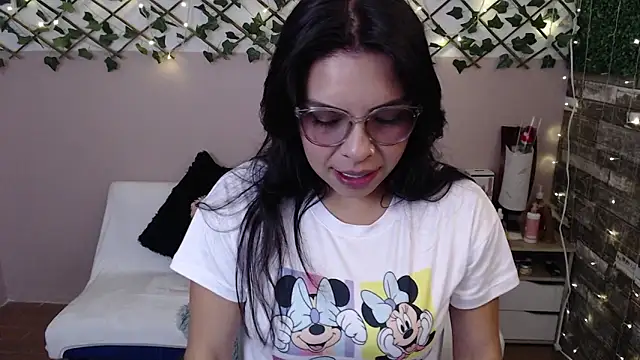 cute bunny95 online show from March 11, 1:12 pm