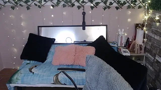 cute bunny95 online show from March 20, 5:58 pm