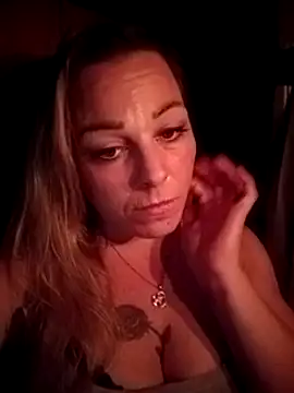 KittzyKat online show from January 17, 8:45 am