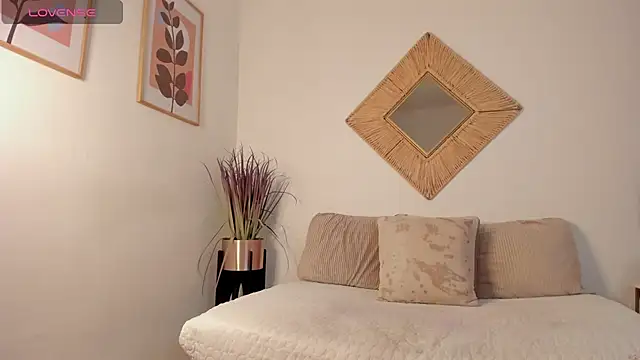 Snapshot of viviannehill_hot chatting on July 9, 1:20 am viviannehill hot online show from July 9, 1:20 am