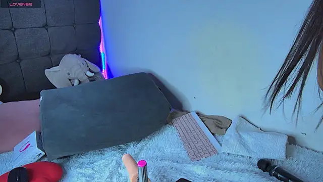 Snapshot of AmandaBrooks_18 chatting on March 2, 1:47 am AmandaBrooks 18 online show from March 2, 1:47 am