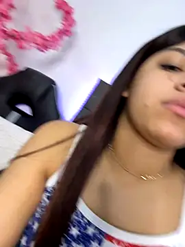 Snapshot of AmandaBrooks_18 chatting on November 21, 1:26 am AmandaBrooks 18 online show from November 21, 1:26 am