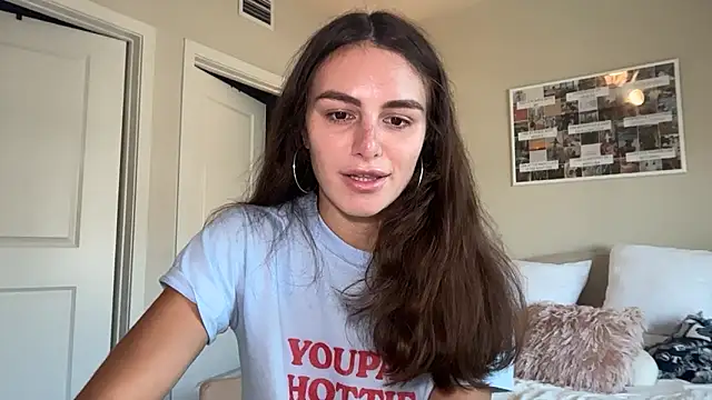 Snapshot of graciesmith27 chatting on May 19, 6:25 pm graciesmith27 online show from May 19, 6:25 pm