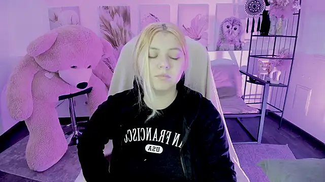 DiaAngell online show from November 25, 8:42 pm