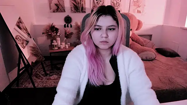 DiaAngell online show from March 12, 7:31 pm