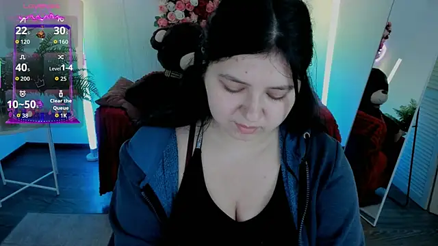 Snapshot of DiaAngell chatting on June 13, 1:36 am DiaAngell online show from June 13, 1:36 am