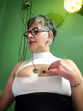 ilonna2025 online show from October 23, 10:41 pm