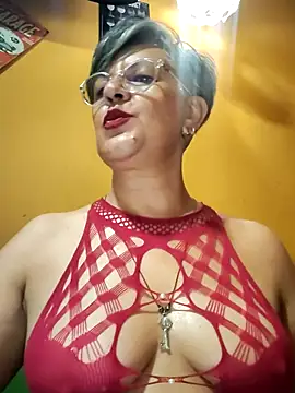 Snapshot of ilonna2025 chatting on July 18, 10:46 pm ilonna2025 online show from July 18, 10:46 pm