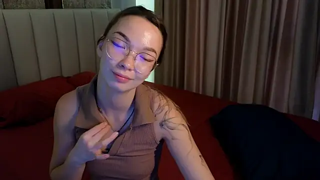 Snapshot of SusannJohnson chatting on May 15, 10:50 pm SusannJohnson online show from May 15, 10:50 pm