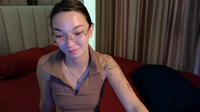 Snapshot of SusannJohnson chatting on May 15, 11:23 pm SusannJohnson online show from May 15, 11:23 pm