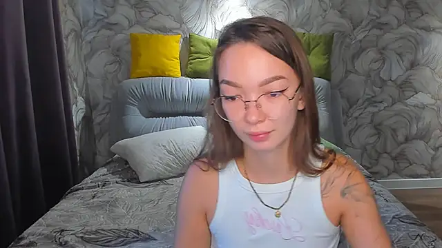 Snapshot of SusannJohnson chatting on June 19, 12:37 am SusannJohnson online show from June 19, 12:37 am