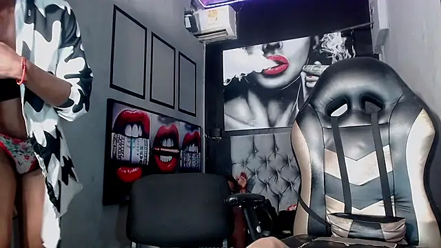 Snapshot of Africa_Carolina chatting on February 28, 8:20 am Africa Carolina online show from February 28, 8:20 am