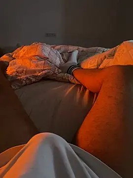 Snapshot of atesliskc chatting on February 12, 8:18 pm atesliskc online show from February 12, 8:18 pm