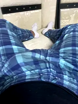 Snapshot of atesliskc chatting on December 22, 7:33 pm atesliskc online show from December 22, 7:33 pm