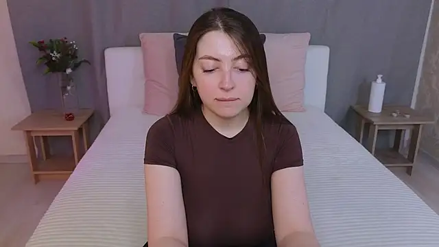 Snapshot of Ann_moon__ chatting on June 20, 4:21 pm Ann moon online show from June 20, 4:21 pm