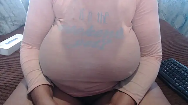 Snapshot of BUBBLYBUNNYxx chatting on May 28, 5:16 am BUBBLYBUNNYxx online show from May 28, 5:16 am