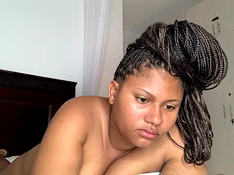 Snapshot of madell chatting on November 16, 3:12 am madell online show from November 16, 3:12 am