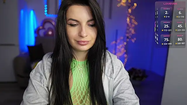 Snapshot of swarowskayaya chatting on December 17, 1:11 am swarowskayaya online show from December 17, 1:11 am