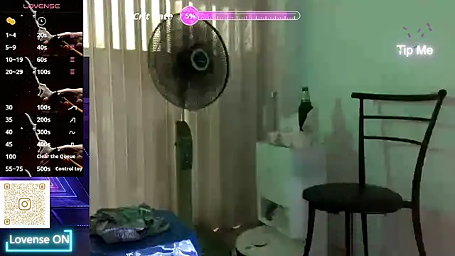 Snapshot of chanentino2 chatting on January 14, 8:25 pm chanentino2 online show from January 14, 8:25 pm